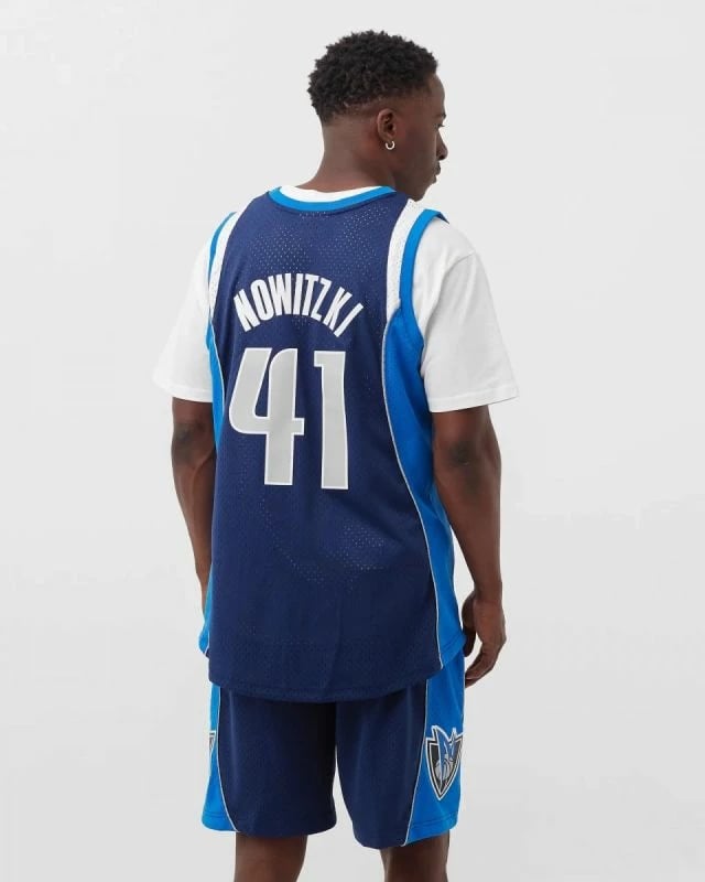 Maicë për meshkuj Mitchell & Ness, NBA Swingman Dallas Mavericks Dirk Nowitzki, blu e errët