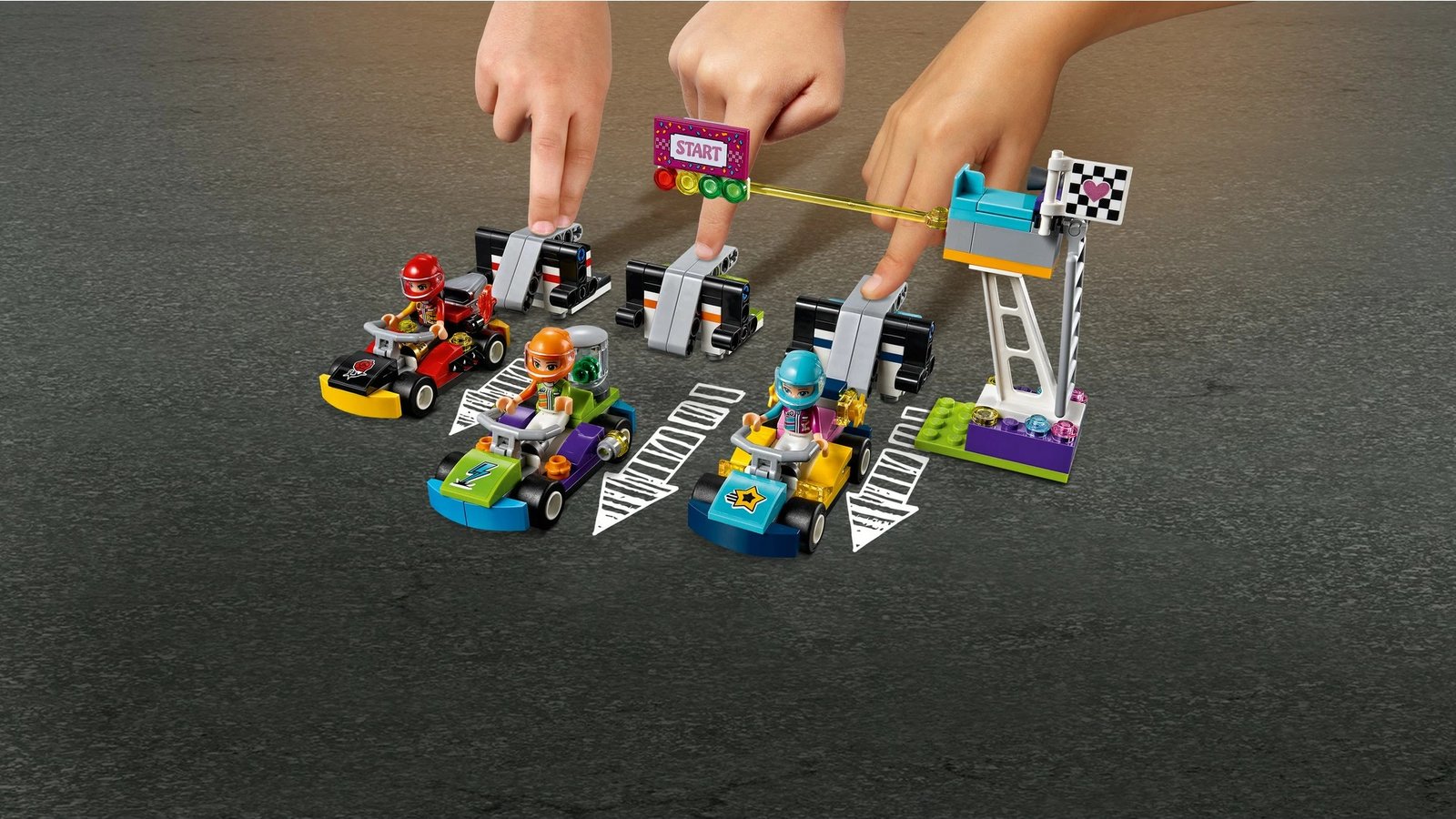 Set ndërtimi LEGO Friends The Big Race Day 41352, 648 pjesë