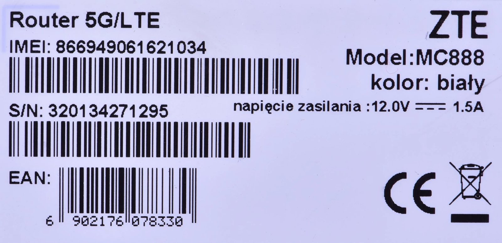 Router 5G ZTE MC888, i bardhë