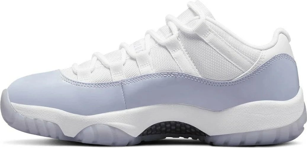 Atlete për femra Nike Air Jordan 11 Retro Low, të bardha