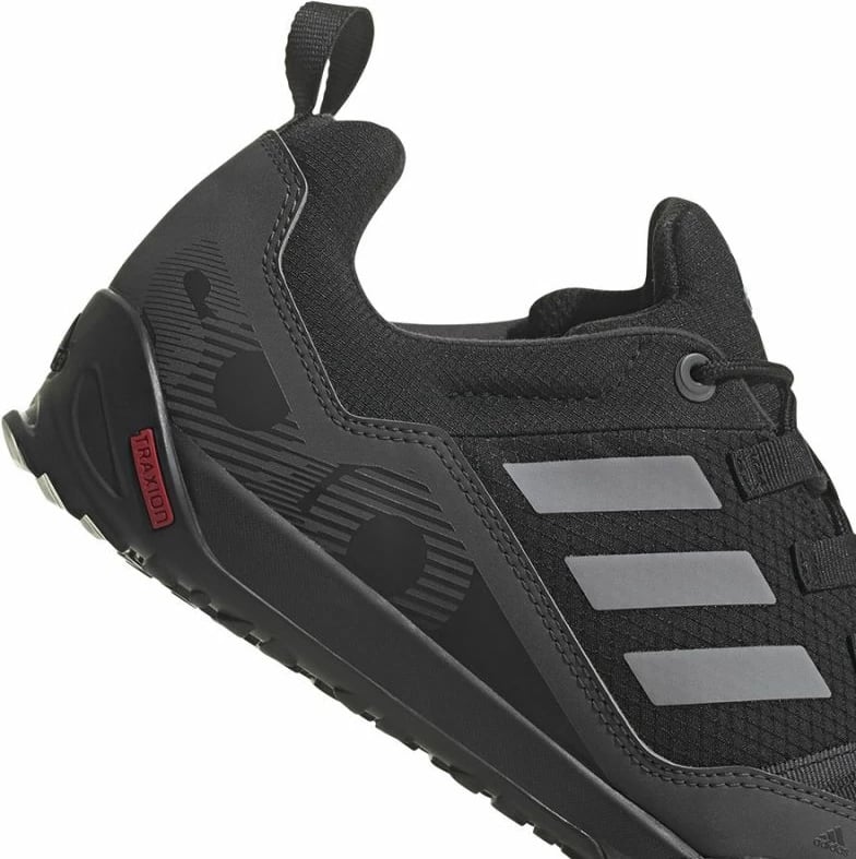 Atlete për meshkuj Adidas Terrex, të zeza