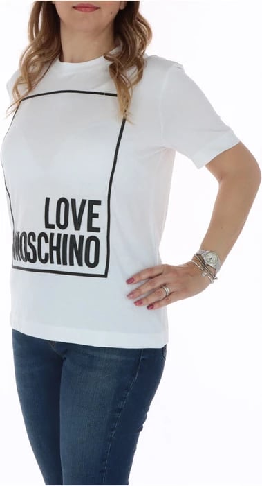 Maicë Love Moschino, femra