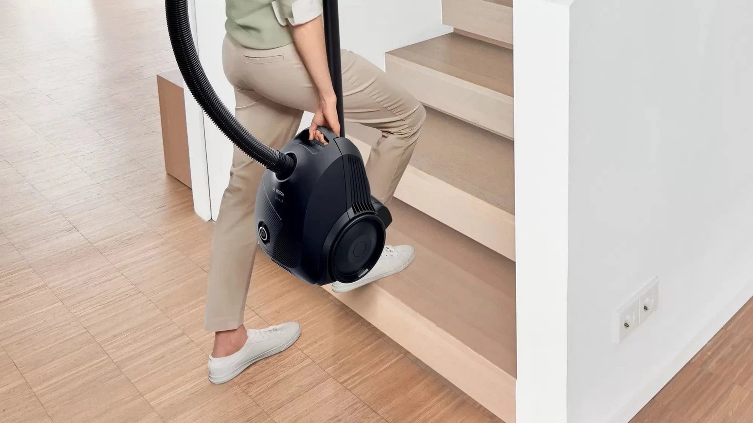 Fshesë me korrent Bosch BGLS2BA3H, 3.5L, 600W, e zezë