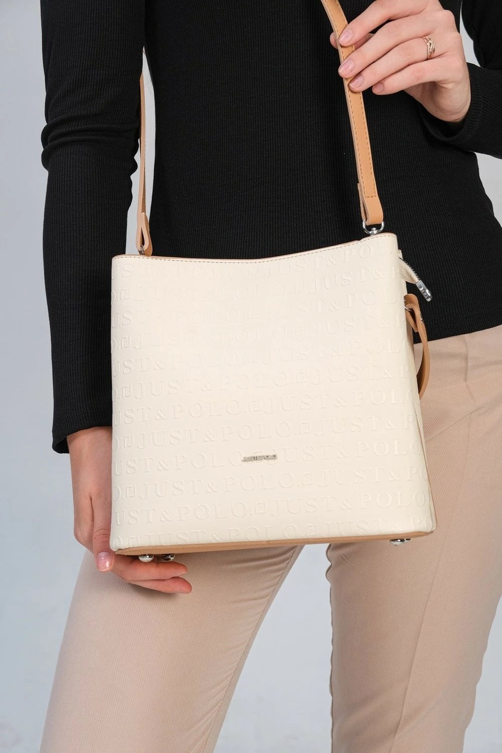 Çantë krahu dhe crossbody për femra Just Polo PBU4005, e zezë