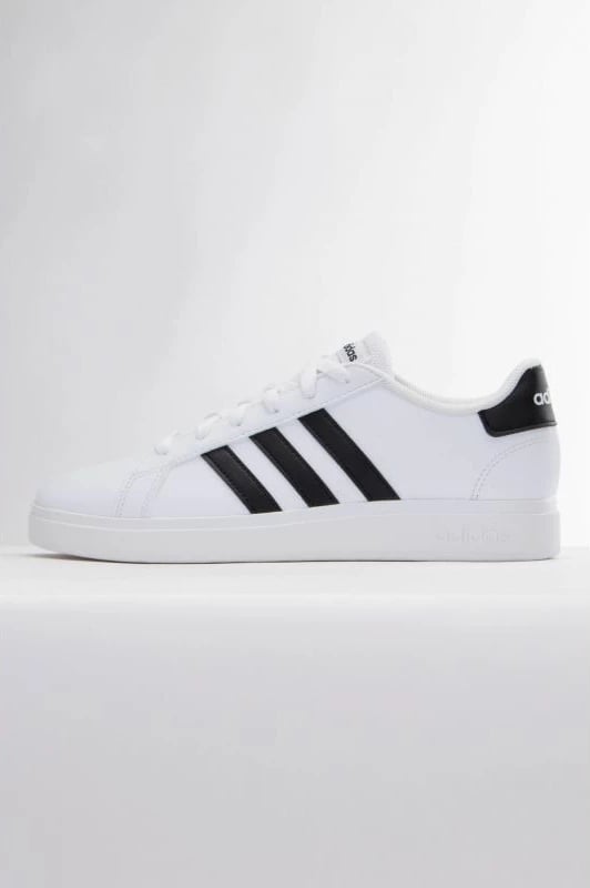 Këpucë femra adidas, të bardha