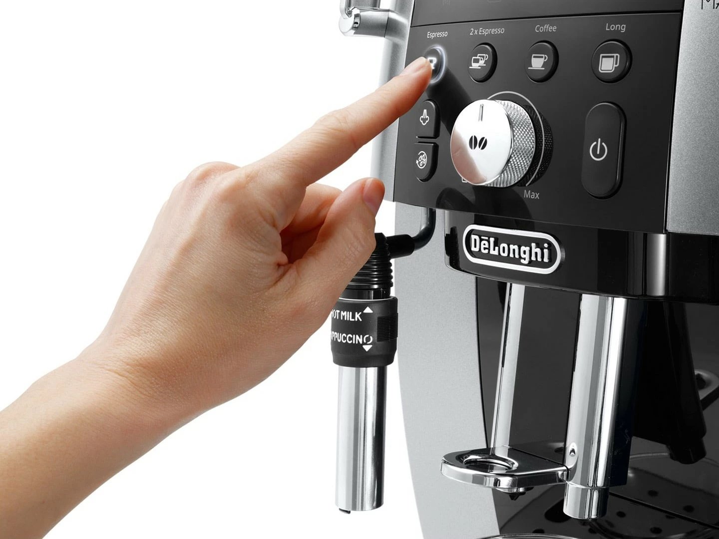 Makinë espresso De’Longhi Magnifica S Smart, 1.8 L, Kafe kokrra, Kafe e bluar, Mulli i integruar, E zezë, Argjend