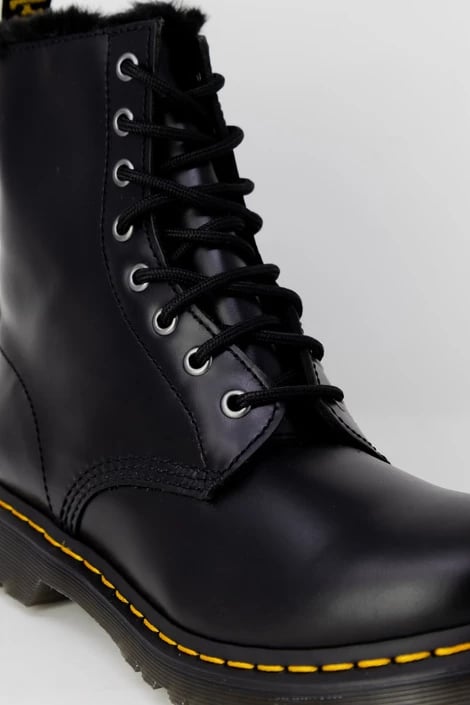 Çizme për femra Dr. Martens, të zeza