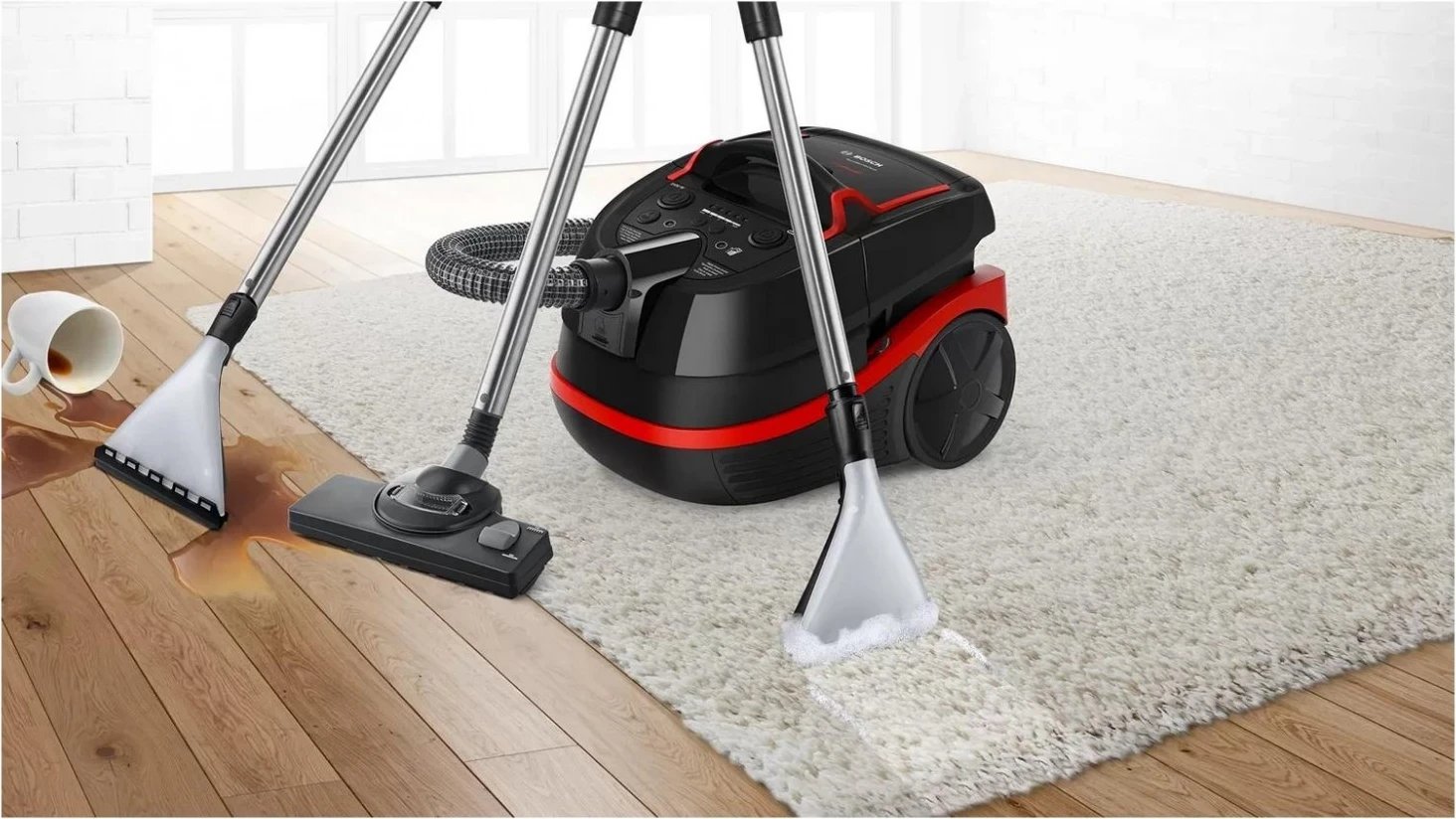 Fshesë me korrent Bosch Serie 4 AquaWash&Clean BWD41720, 2100W, e zezë