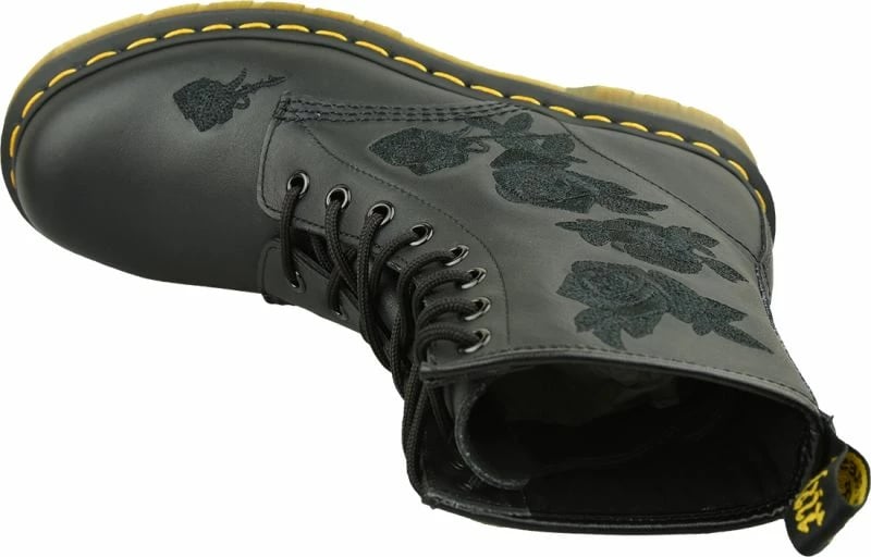 Atlete Dr Martens, të zeza