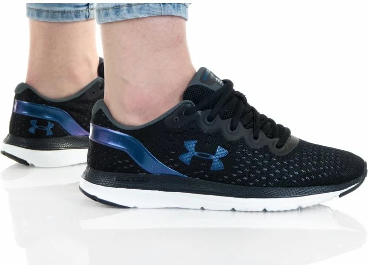 Atlete për femra Under Armour, të zeza