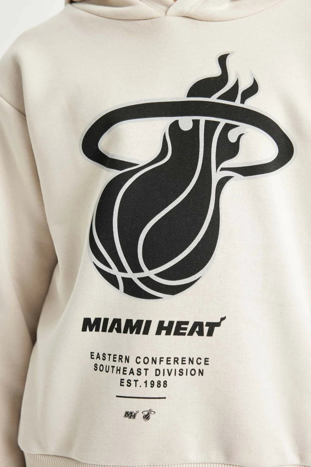 Duks për djem DeFacto NBA Miami Heat D3143A824AU, ecru