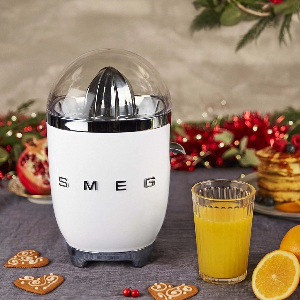 Shtrydhëse elektrike për fruta Smeg CJF11WHEU, Jaren 50, 70W, i bardhë