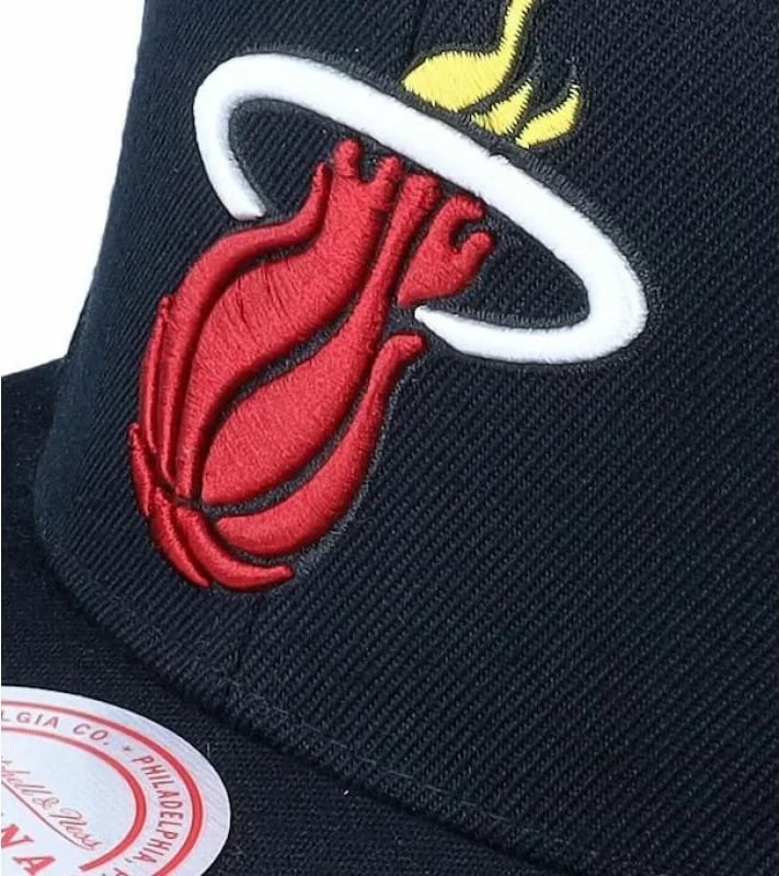 Kapelë për meshkuj Mitchell & Ness NBA Miami Heat, e zezë