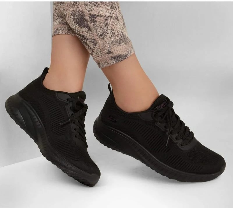 Këpucë Skechers, modeli Bobs Squad Chaos me Memory Foam për femra, të zeza