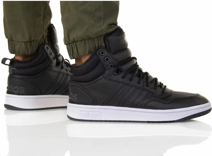 Atlete për meshkuj adidas Hoops 3.0 Mid Wtr M GZ6679, të zeza