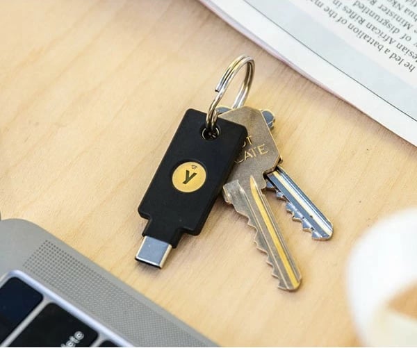 Çelës sigurie YubiKey 5C NFC, USB-C, i zi