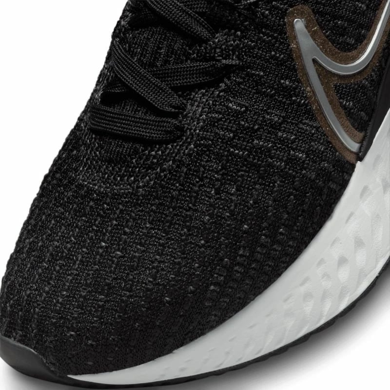 Atlete për vrapim për femra Nike React Infinity Run Flyknit 3, të zeza