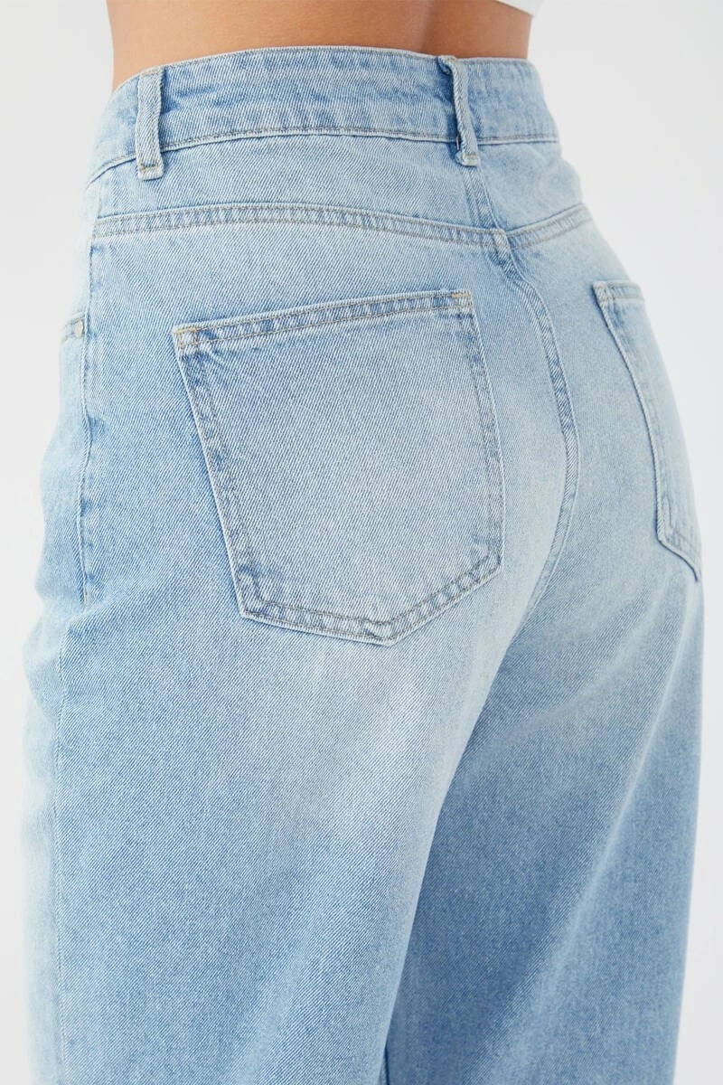 Xhinse të grisura për femra Banny Jeans, blu të çelët