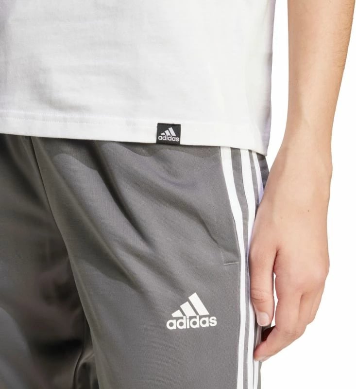 Maicë adidas për femra, të bardhë