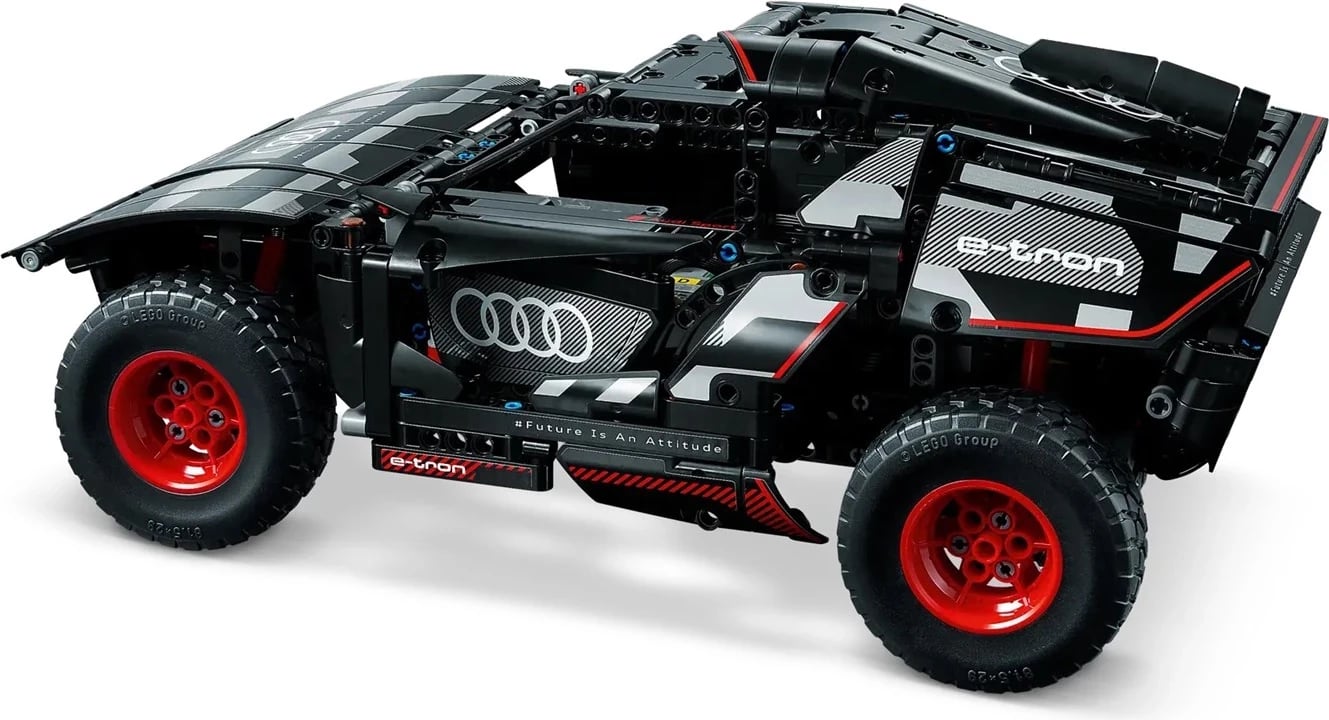 Set LEGO Technic Audi RS Q E-Tron