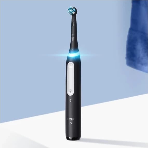 Furçë dhëmbësh elektrike Oral-B, Seria iO 4, e bardhë/e zezë