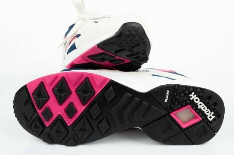 Këpucë Reebok Aztrek CN7068 për femra, të bardha