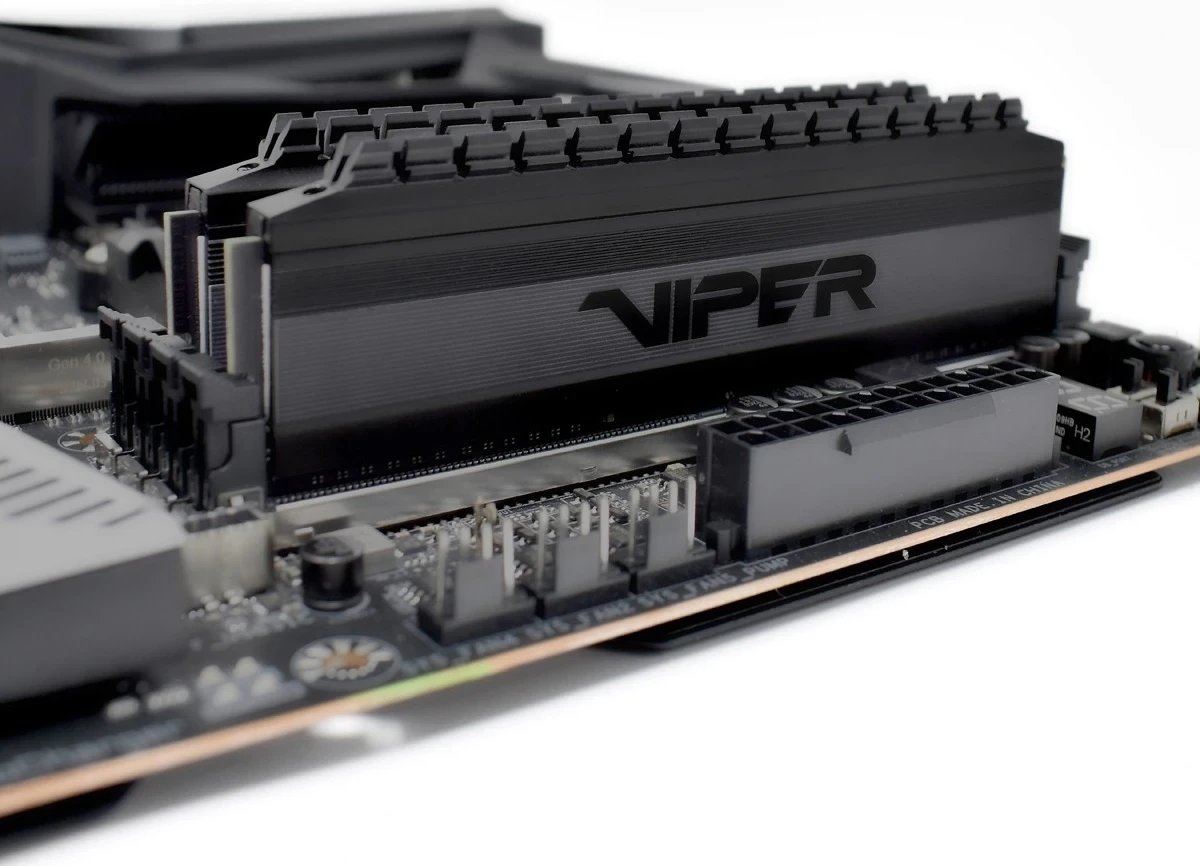 RAM Memorie Patriot Viper Blackout CL18, 16GB DDR4