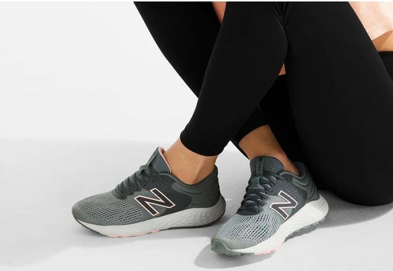 Atlete për femra New Balance, gri