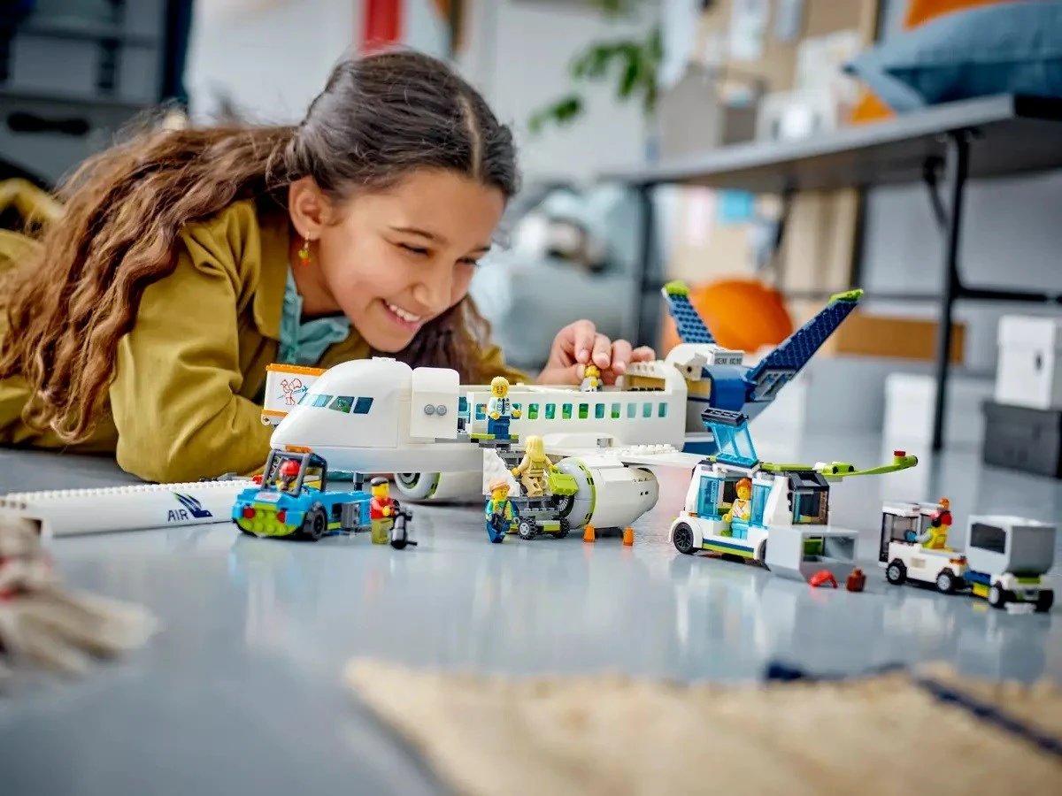 Set ndërtimi Lego CITY 60367 Avion pasagjerësh