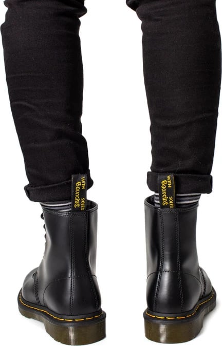 Çizme për meshkuj Dr. Martens, të zeza