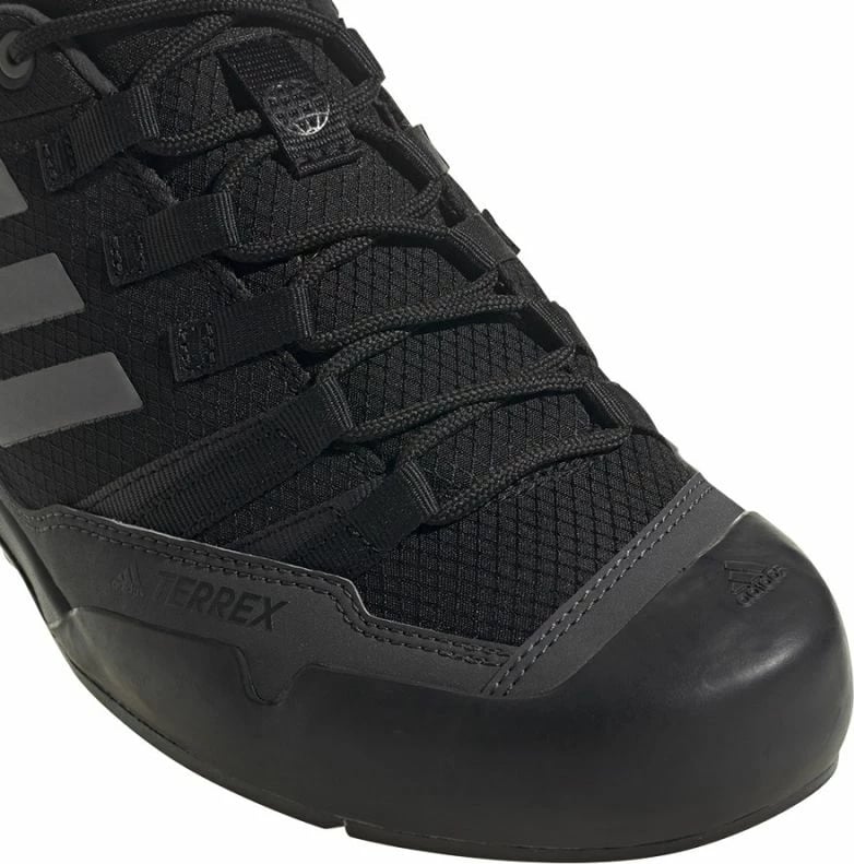 Atlete për meshkuj Adidas Terrex, të zeza