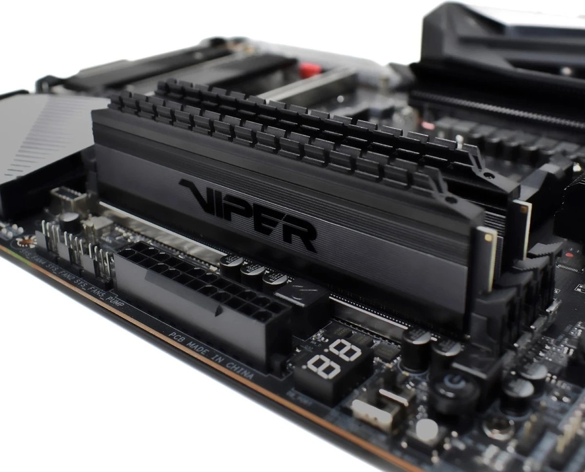 RAM Memorie Patriot Viper Blackout CL18, 16GB DDR4