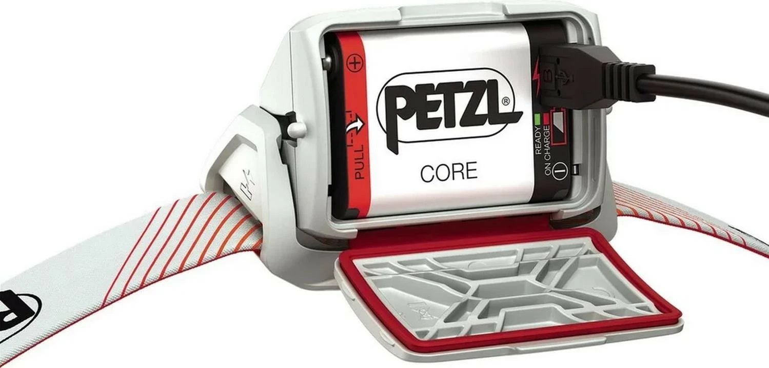 Dritë koke Petzl Actik Core, 600 lumen, e kuqe