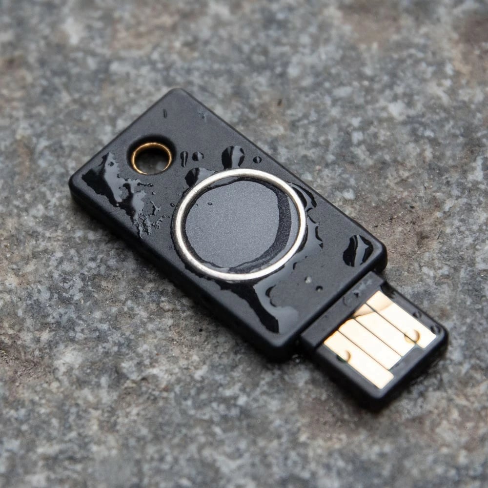 Pajisje sigurie YUBICO YubiKey Bio, USB A, e zezë