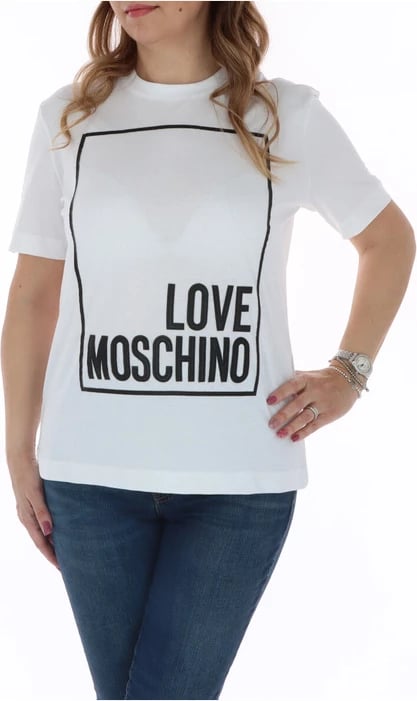 Maicë Love Moschino, femra