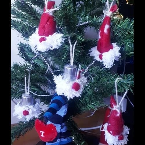 Dekorime për pemën e Krishtlindjeve Himarry, të ngjyrosura