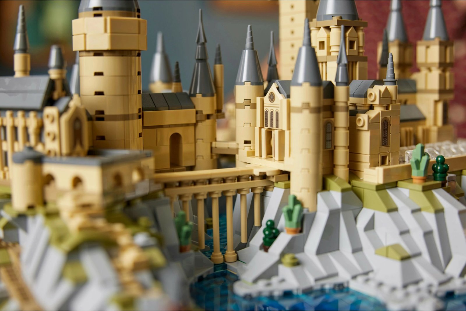 Set ndërtimi LEGO Hogwarts™ Castle and Grounds, 2660 copë