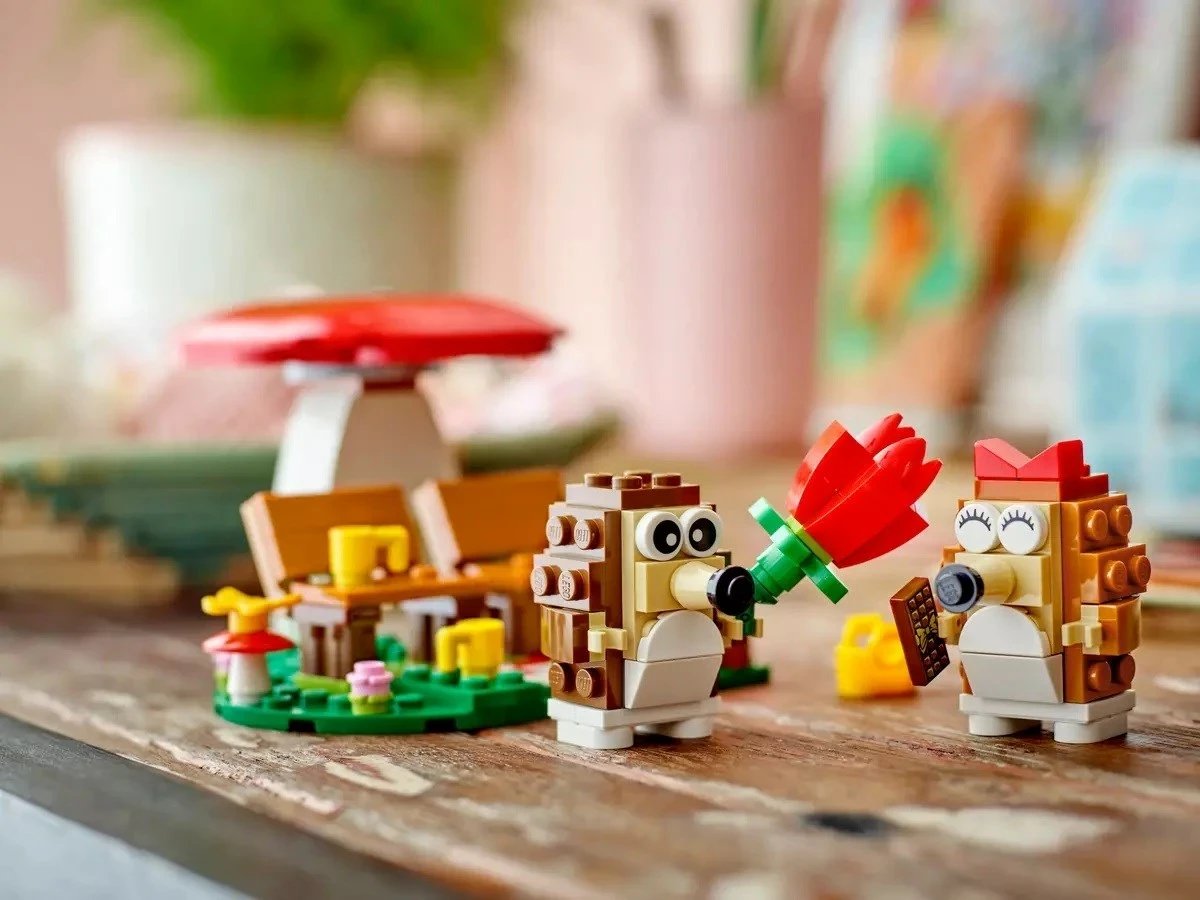 Lodra LEGO 40711 Hedgehog Picnic Date