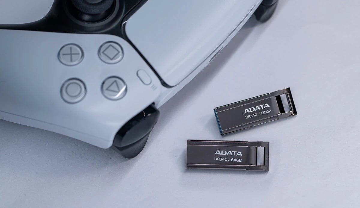 USB Adata UR340, 3.1 Gen 2, 128 GB, e zezë