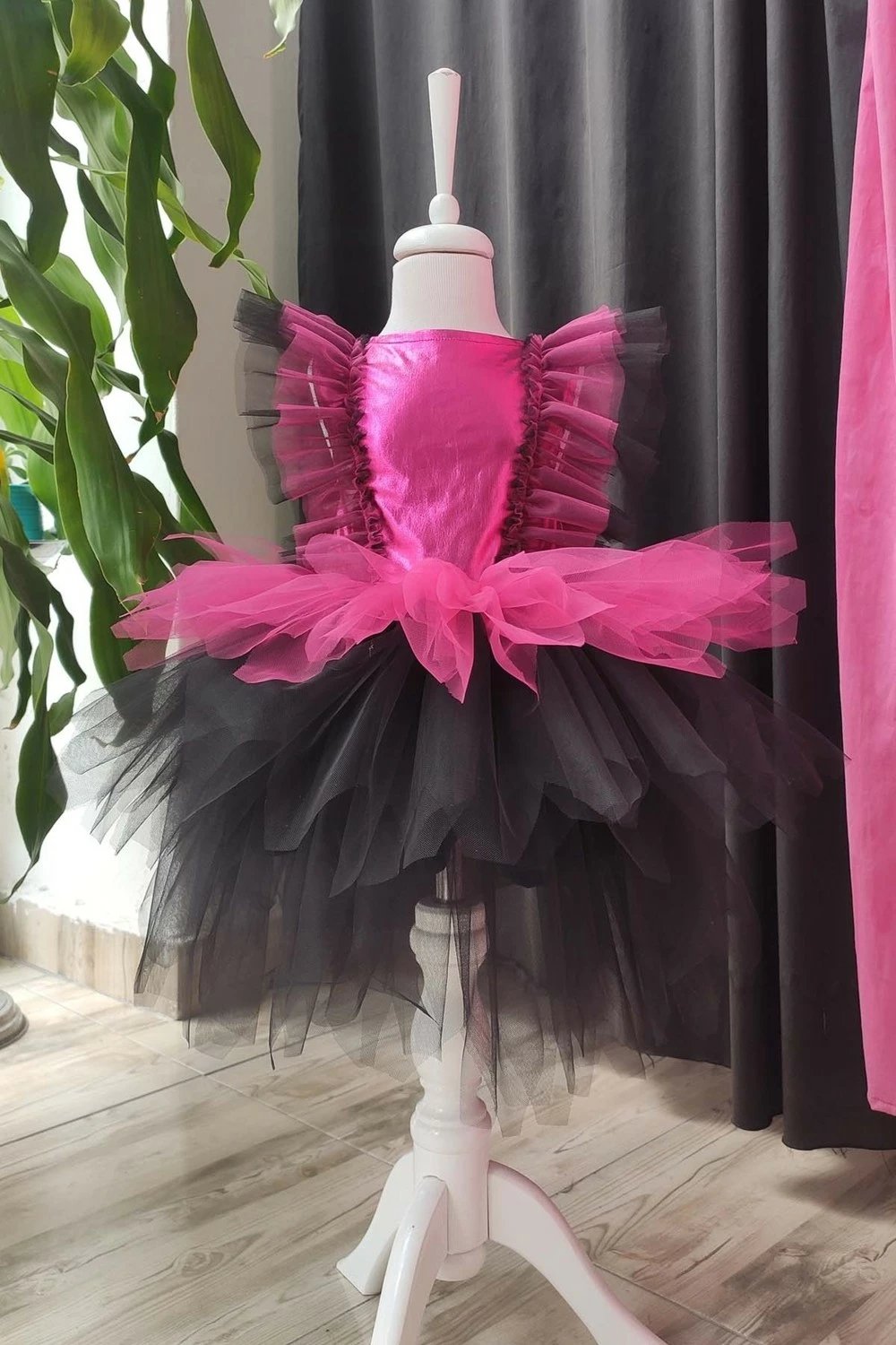 Fustan tutu për vajza Shecco Babba, fuchsia e zezë