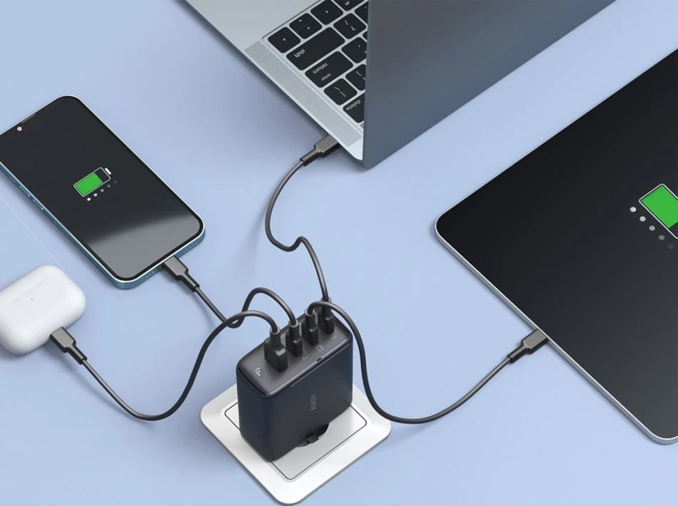 Mbushës muri AUKEY PA-B7S Omnia II GaN me 3xUSB-C dhe 1xUSB-A PD 3.0 PPS 100W, i zi