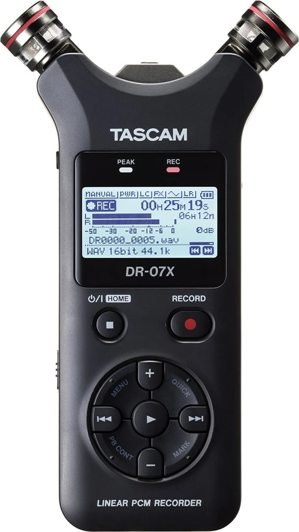 Diktafon Tascam DR-07X, Flash card, i zi