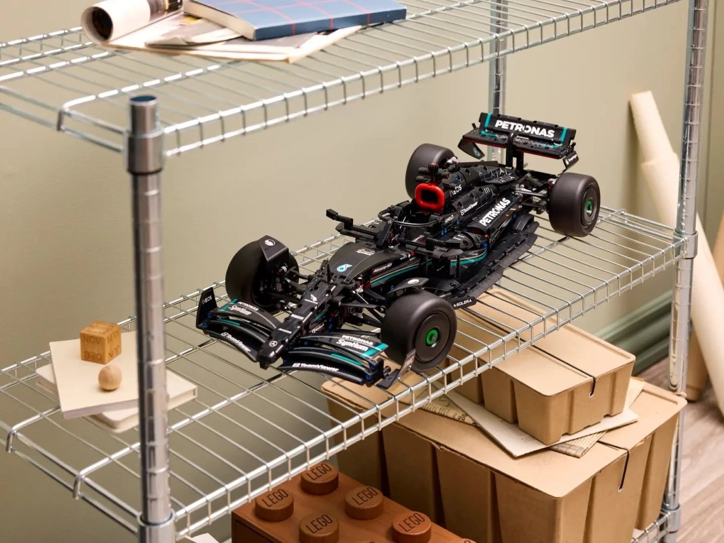 LEGO TECHNIC Mercedes-AMG F1 W14 E Performance