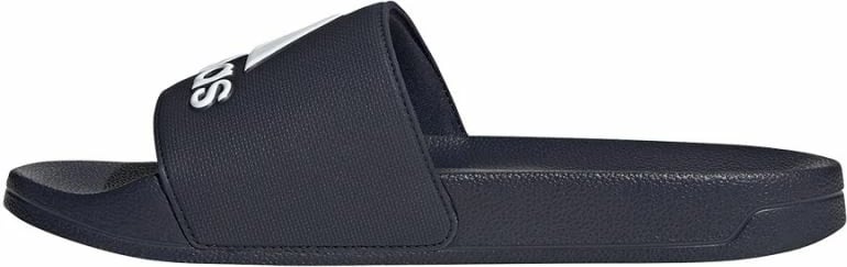 Shapka adidas Adilette GZ3774 për meshkuj, femra dhe fëmijë, ngjyrë blu marin