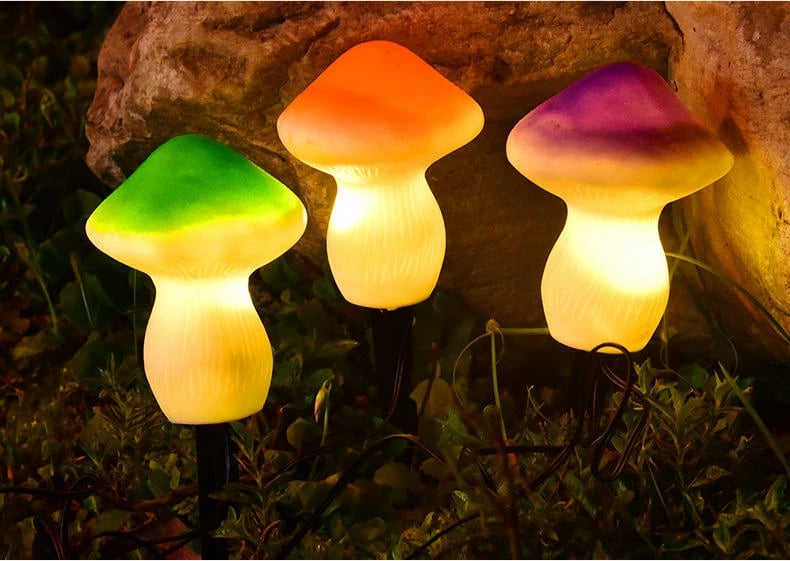 Llambë Tech Time Solar Mushroom Light