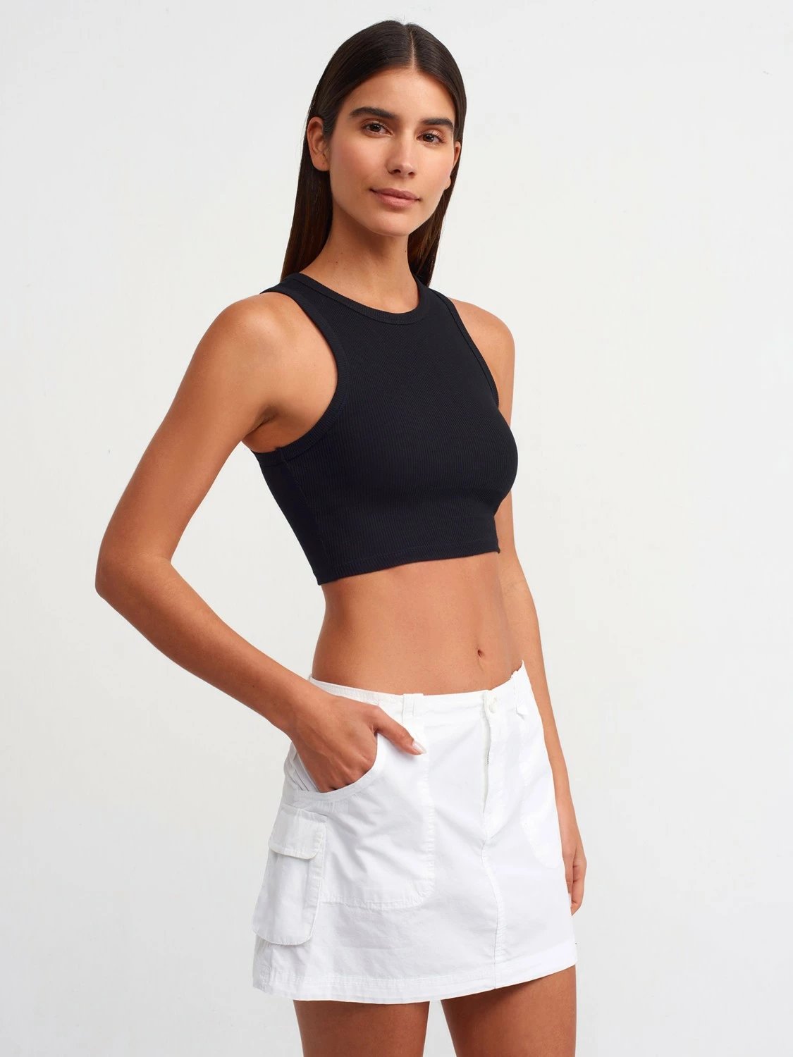 Crop top për femra Dilvin 20820, e zezë