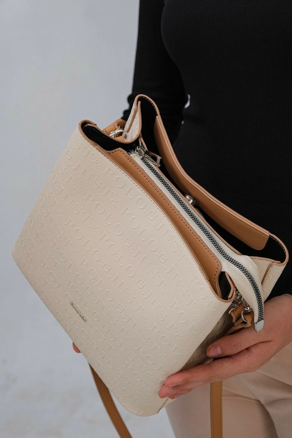 Çantë krahu dhe crossbody për femra Just Polo PBU4005, e zezë