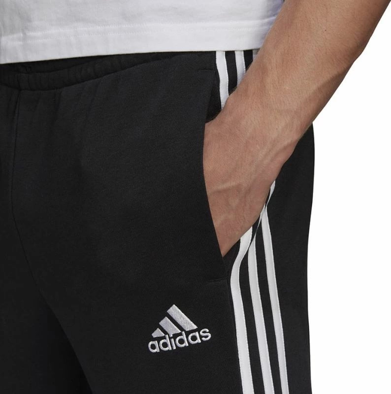 Pantallona sportive adidas për meshkuj, të zeza