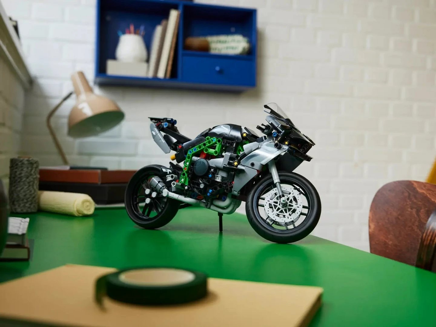 Set LEGO Technic Kawasaki Ninja H2R