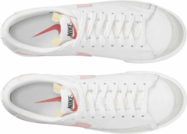 Atlete për femra Nike, Blazer Low Platform, të bardha